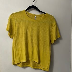 LululemonTshirt TRAIN TO BE SHORT SLEEVE